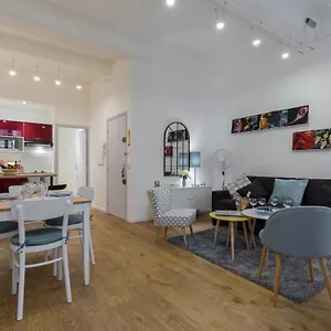 Large One Bedroom Flat In The Old Town Apartment